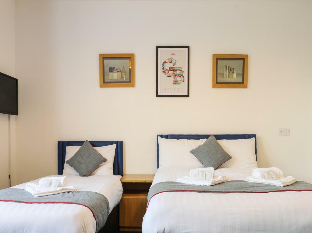 Oyo Hala Guest House Manchester Extérieur photo