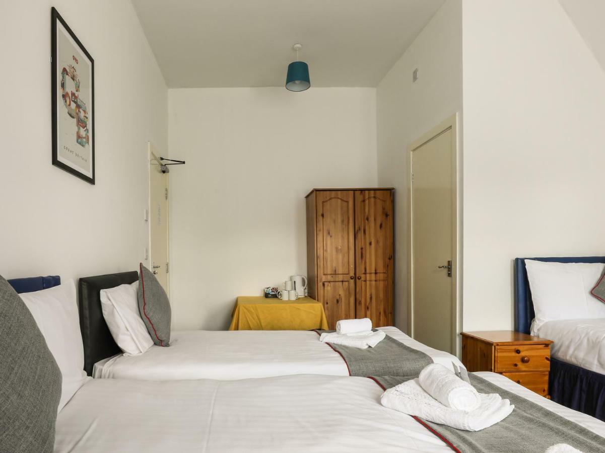 Oyo Hala Guest House Manchester Extérieur photo